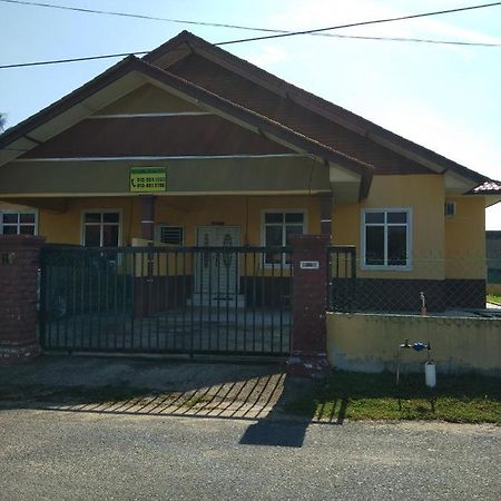 Davallia Homestay Dungun Exteriör bild
