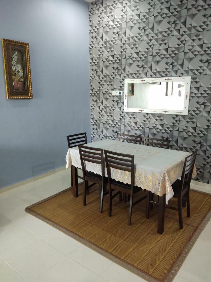 Davallia Homestay Dungun Exteriör bild